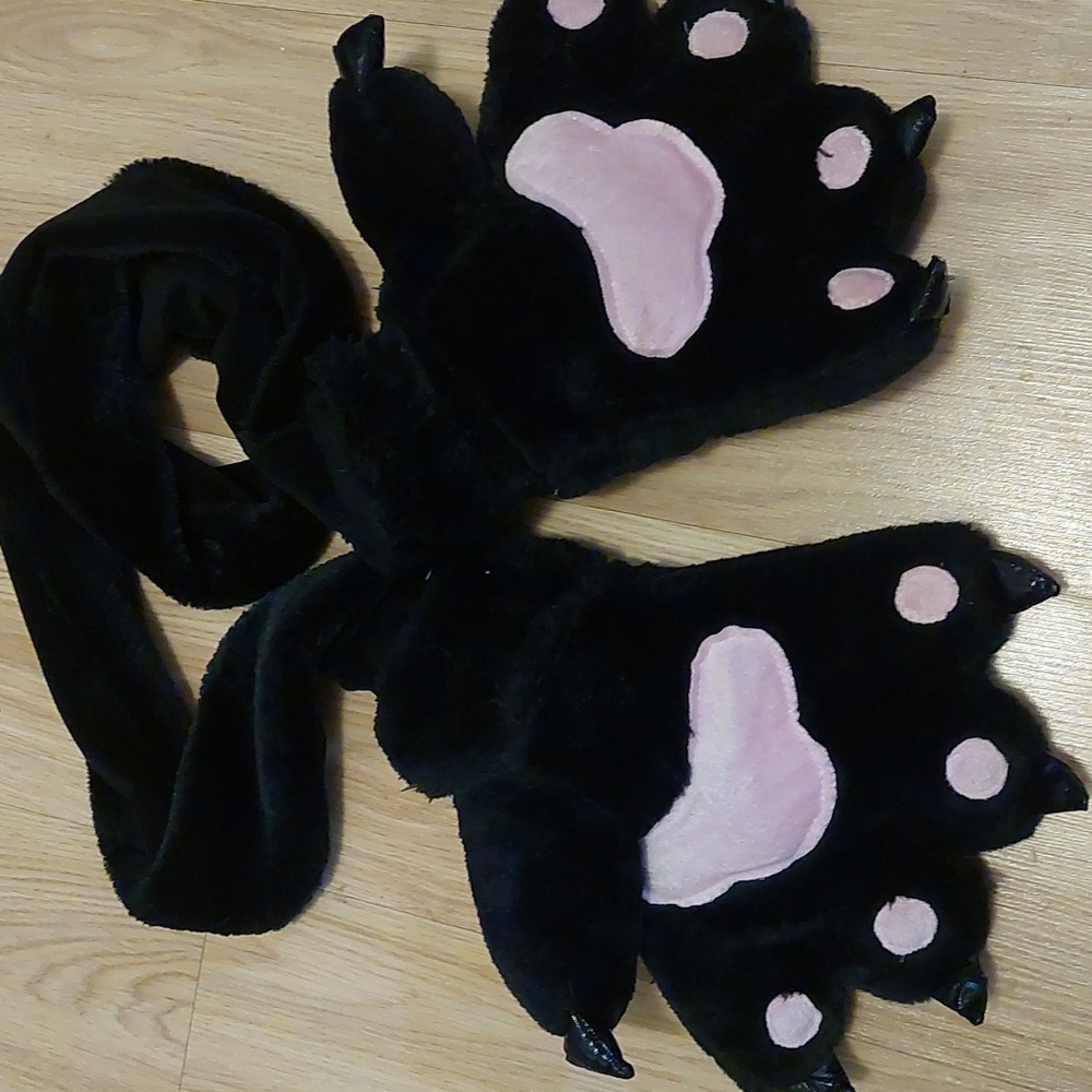 Kitten mitten scarf